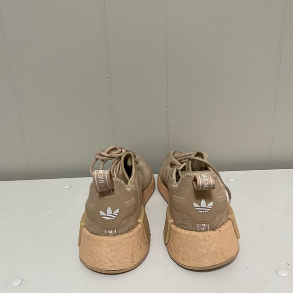 NMD R1 Blush Pink Color - Picture 3 of 7